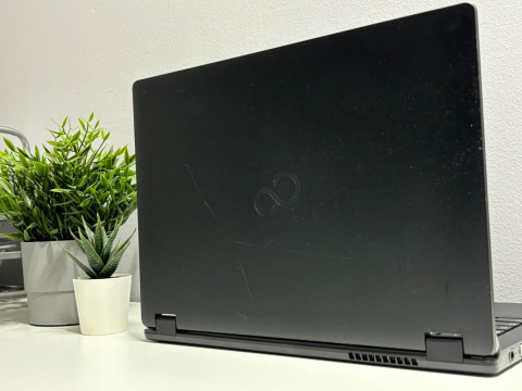 Fujitsu LIFEBOOK E5410, i5-10210u, 16 GB RAM, 500 GB SSD, FHD, Windows 11 Pro