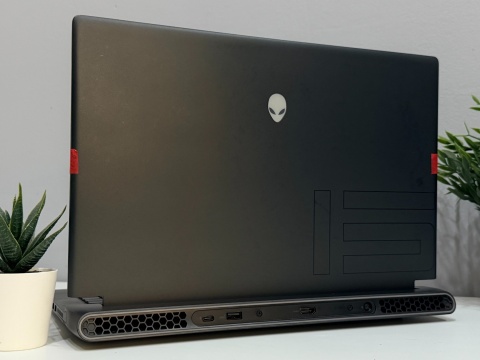 Dell Alienware m15 R7, i9-12900H, 64GB RAM, DYSK 4 TB SSD, NVIDIA GeForce RTX 3080, 2K, WINDOWS 11 PRO