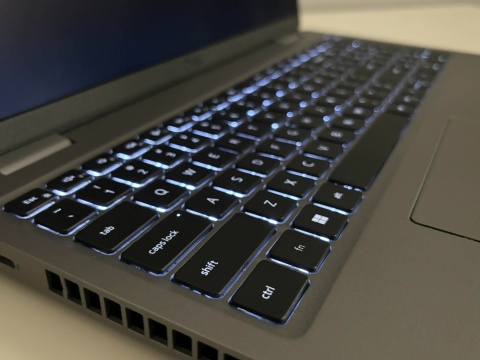 Dell Latitude 5530, i7-1265u, 16 GB RAM, DYSK 500 GB SSD, INTEL, 4K, Windows 11 Pro
