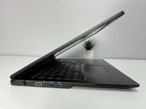 Fujitsu LIFEBOOK U7510, i7-10510U, 16 GB RAM, 500 GB SSD, FHD, Windows 11 Pro