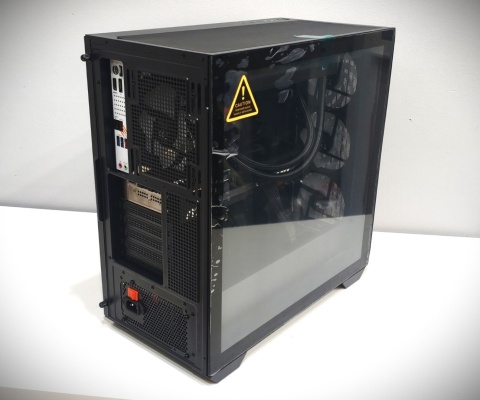 Komputer ZAR-KOM ProGamer AMD Ryzen 7 9800x3D Radeon 9070xt 1TB NVMe 32 GB RAM Windows 11 Pro