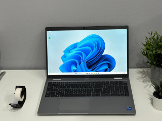 Dell Latitude 5520, i5-1135G7, 16GB RAM, DYSK 240GB SSD, INTEL, FHD, Windows 11 Pro