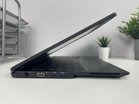 Fujitsu LIFEBOOK U749, i5-8265u, 8 GB RAM, 256 GB SSD, FHD, Windows 11 Pro Fujitsu LIFEBOOK U749, i5-8265u, 8 GB RAM, 256 GB SSD, FHD, Windows 11 Pro