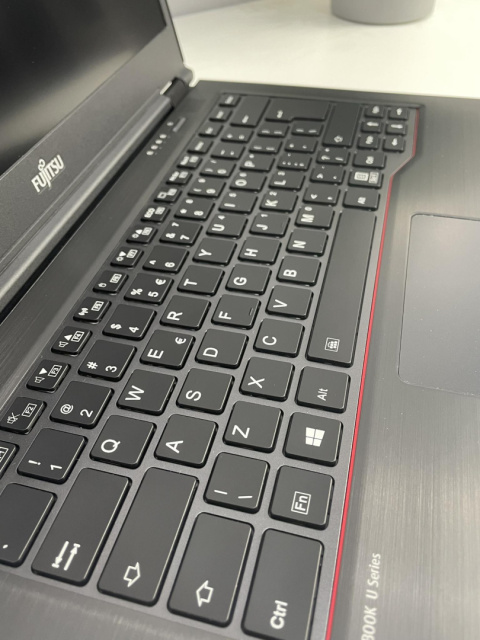 Fujitsu LIFEBOOK U749, i5-8265u, 8 GB RAM, 256 GB SSD, FHD, Windows 11 Pro Fujitsu LIFEBOOK U749, i5-8265u, 8 GB RAM, 256 GB SSD, FHD, Windows 11 Pro