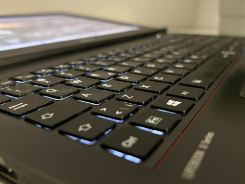 Fujitsu LIFEBOOK U7510, i5-10210U, 8 GB RAM, 240 GB SSD, FHD, Windows 11 Pro