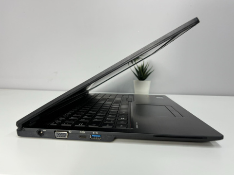 Fujitsu LIFEBOOK U7510, i5-10210U, 8 GB RAM, 240 GB SSD, FHD, Windows 11 Pro