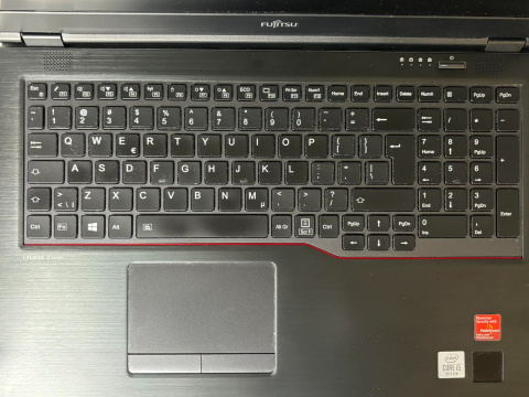 Fujitsu LIFEBOOK U7510, i5-10210U, 8 GB RAM, 240 GB SSD, FHD, Windows 11 Pro