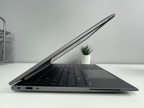 HP ZbooK Firefly 15 G8, i7-1165G7, 16GB RAM, DYSK 500 GB SSD, NVIDIA T500, FHD, Windows 11 Pro